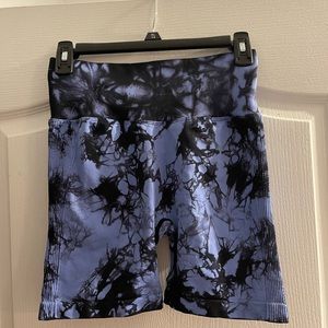 Size large brand new workout shorts